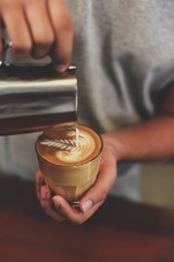 how to make coffee latte art in vintage color tone
