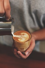 how to make coffee latte art in vintage color tone