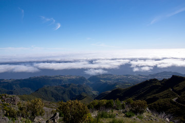 Fototapeta na wymiar Über den Wolken auf Madeira