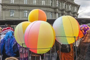 Obraz premium Farbbälle an der Luzerner Fasnacht, Schweiz