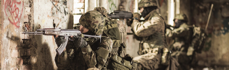 Marines soldiers training