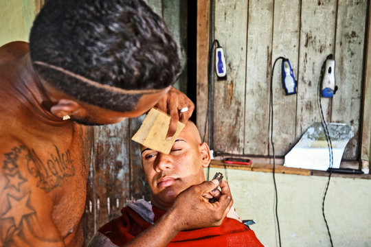 Cuba, Trinidad, Barber
