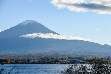 Fototapeta premium Mount Fuji at Lake Kawaguchi, Japan