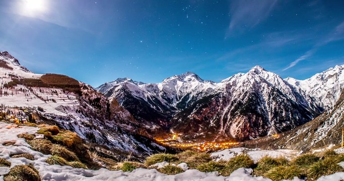 Motionlapse of French alpes during a beautiful night. This is a 4k video.