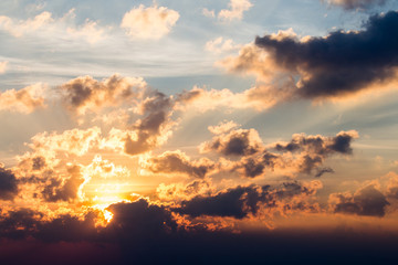 Obraz premium colorful dramatic sky with cloud at sunset