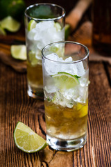 Rum on the rocks (for a Cuba Libre longdrink)