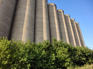 Industrial concrete grain silos - landscape photo © jryanc10