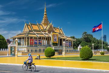 Royal Palace in Phnom Penh, Cambodge - obrazy, fototapety, plakaty
