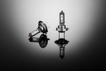 Halogen car headlight bulb H7 or H4