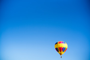 Fototapeta na wymiar ballon and blue sky