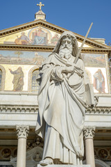 Fototapeta na wymiar Statue in saint Paul