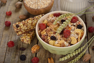 Muesli with dried fruits