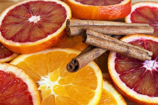 Slices of orange with cinnamon