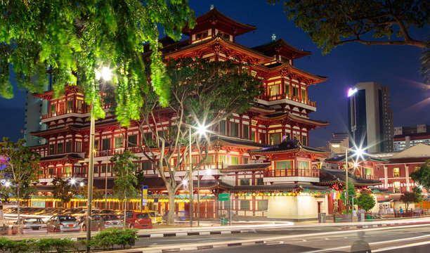 Buddha Toothe Relic Temple  Chinatown  Singapore