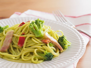 ベーコンとブロッコリーのクリームパスタ
