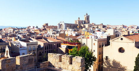 Obraz premium Top view of Catalan city with Cathedral. Tarragona