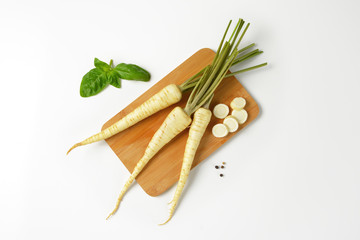 fresh parsley roots