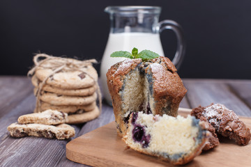 blackberry cupcake and milk