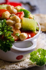 Salad with chickpeas and vegetables