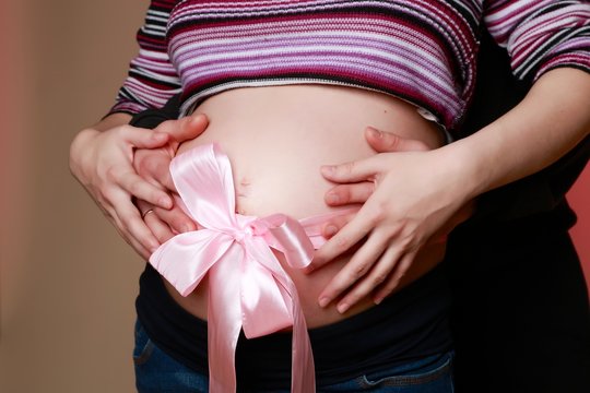 только мама носит нас всю жизнь 9 месяцев в животе. поздравление с 9 месяцами двойняшек. малыш под сердцем. Hamileliy karsetleri. 9 месяцев под сердцем и 9.