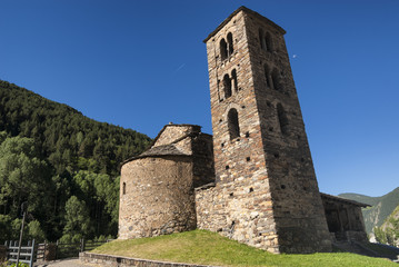 Fototapeta na wymiar Romanesque church in Andorra