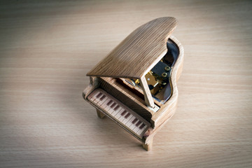 piano music box