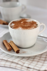 Tazza di caffè alla cannella