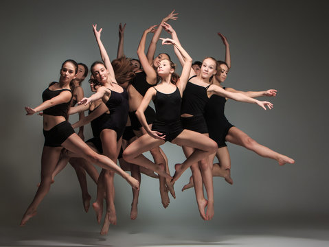 The Group Of Modern Ballet Dancers 