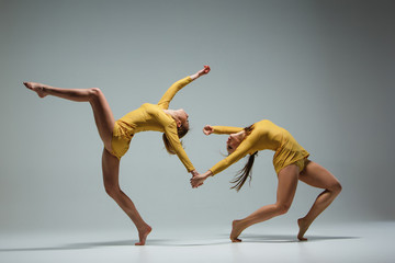 Fototapeta premium The two modern ballet dancers 