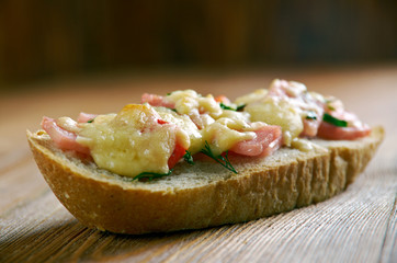 Mushroom Gouda Melts