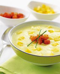 Leek soup with apple