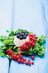 Vanilla panna cotta with fresh berries