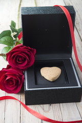 heart shaped cookie box ring