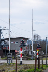 Bahnschranke mit Lichtsignal