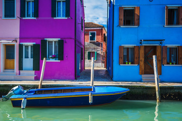 Fototapeta na wymiar Beautiful corners of the lagoon of Venice and Burano in the afte