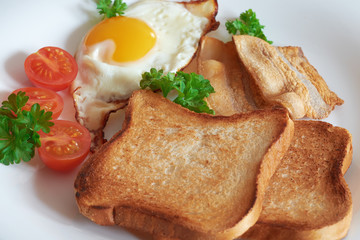 Breakfast with scrambled eggs.