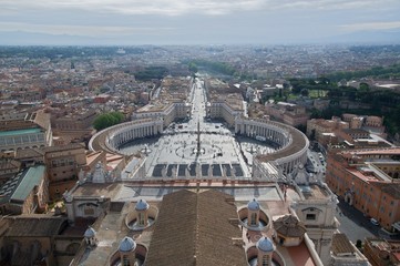 Fototapeta premium Piazza San Pietro in Vatican from cupola of St.Peter's Basilic (Basilica Di San Pietro) , Roma, Italy