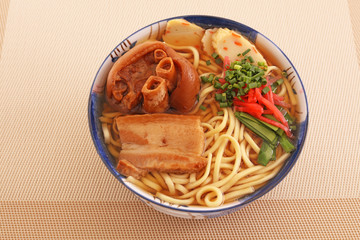 沖縄伝統の沖縄そば 