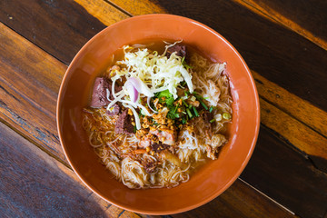 Thai rice vermicelli with spicy pork sauce