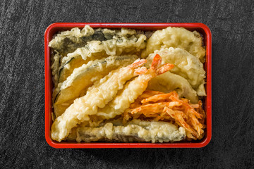 よくある天重と天丼 Japanese foods of tempura and the rice