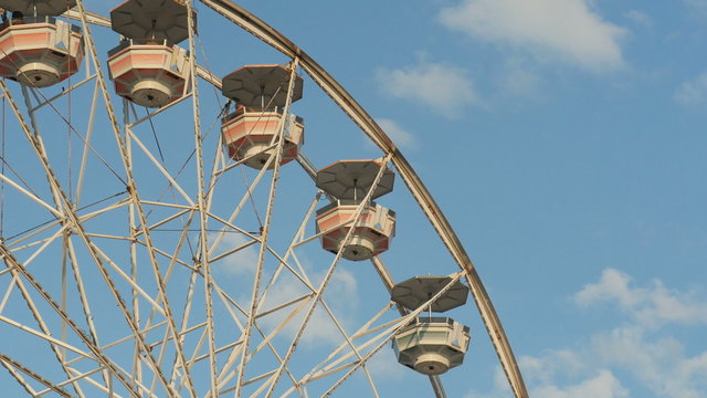 4K Ferris Wheel Stationary Closeup 1