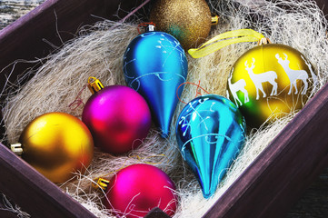 Christmas tree balls in a wooden box