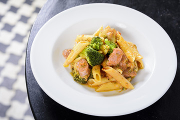 penne salsiccia e broccoli
