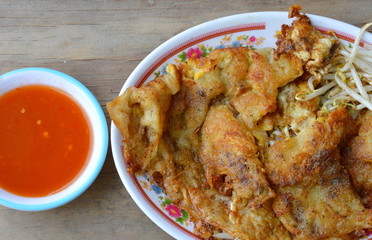 fried mussel omelet dipping with chili sauce