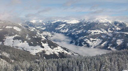 Fototapeta na wymiar Winterliche Berge