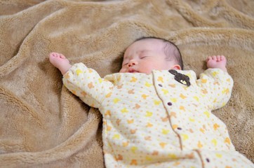 眠る赤ちゃん