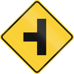 Obraz premium United States MUTCD warning road sign - T-Intersection