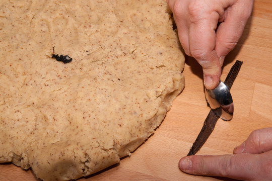 Vanilleschote ausschaben