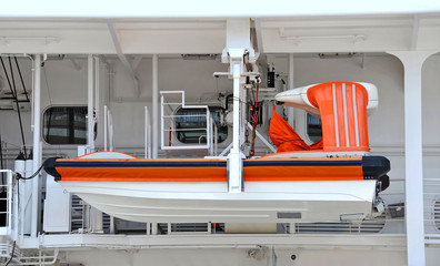 Safety lifeboat
