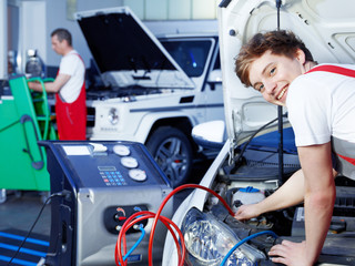 Checking the air handling unit of a car 